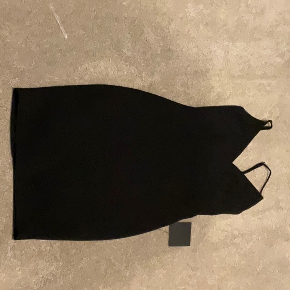 Lulu’s black strapped dress